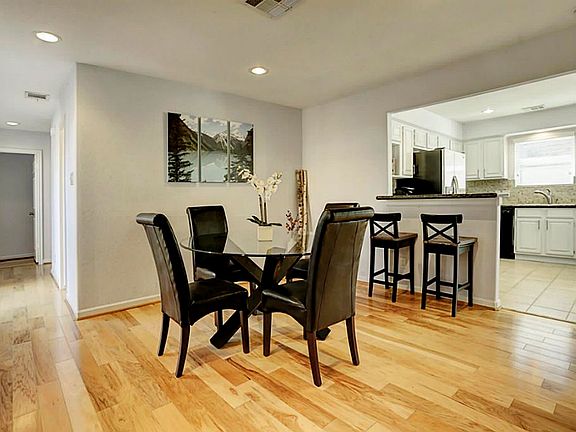 2nd image of 1319 Beaujolais Ln