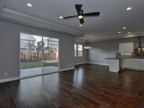 3rd image of 655 Saint James Dr