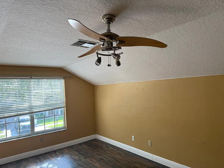 720 Pickfair Ter — Photo 15