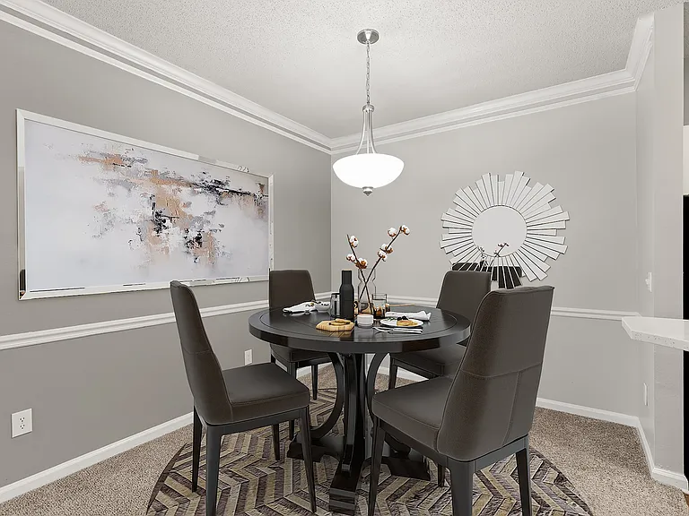 9 Foot Ceiling with Crown Molding