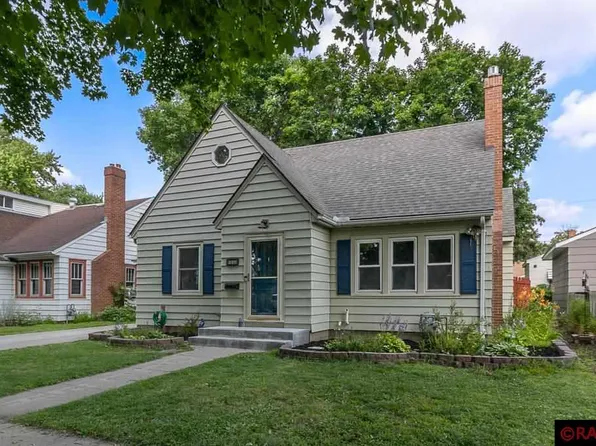 906 Wall St, North Mankato, MN 56003