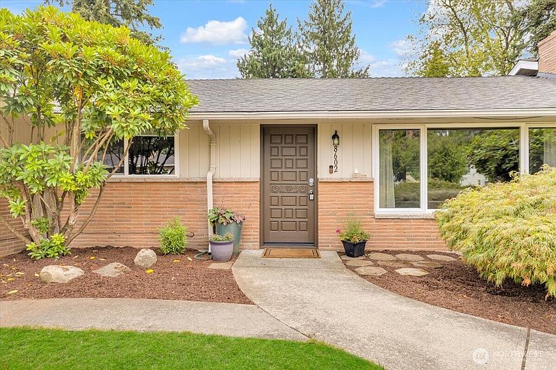 2nd image of 8602 Maple Lane
