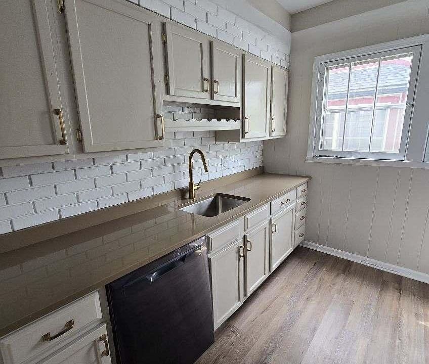 1st image of 579 Crescent Ave APT 1