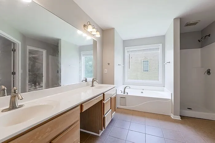 2148 Saint Albans Pl — Photo 18