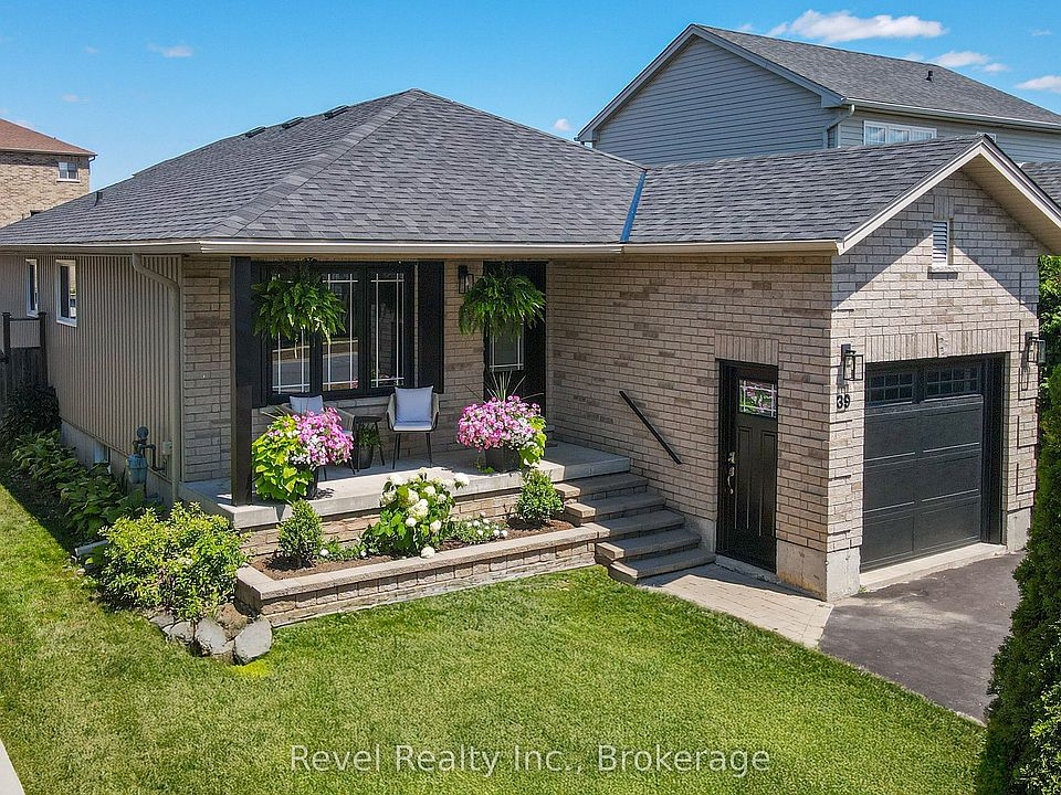 1st image of 39 Springdale Dr
