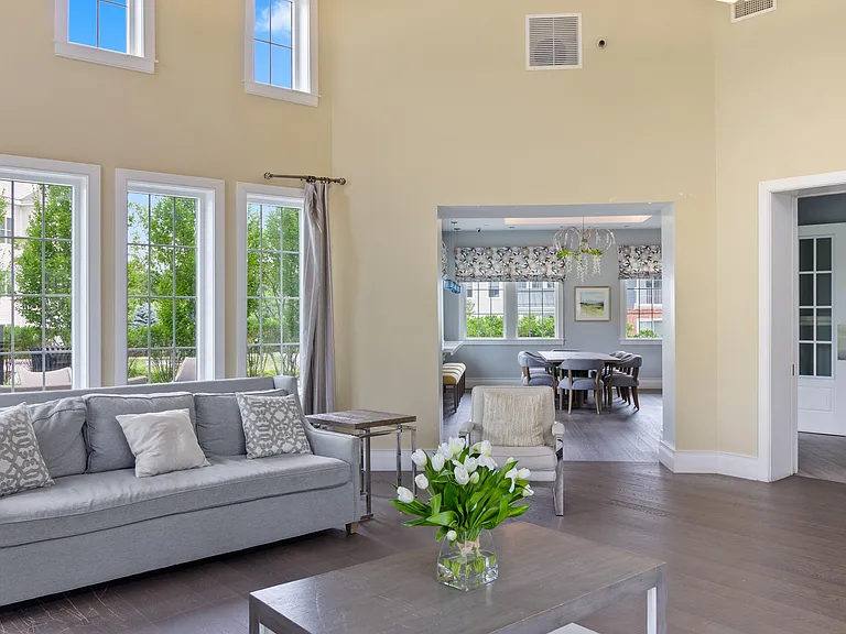 Cirrus Apartments — Photo 14