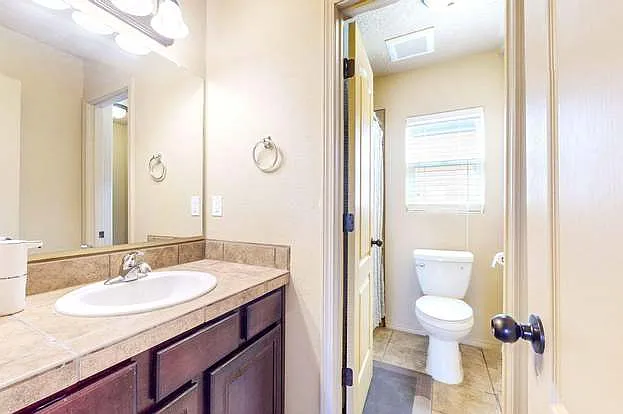 5700 Strand Loop SE — Photo 13
