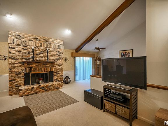 5th image of 610 W Detweiller Dr