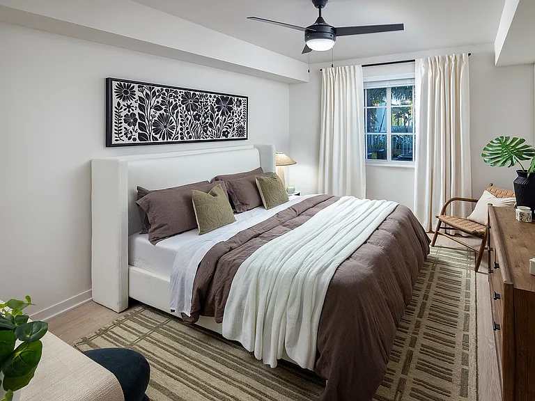 Marlowe Naples — Photo 12