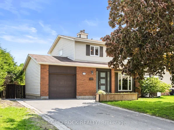 1631 Charbonneau St, Ottawa, ON K1E 2J6