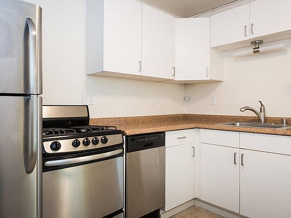 4th image of 1038 Turquoise St APT 18