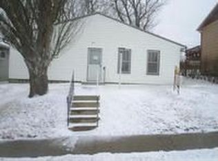 611 5th St SW, Minot, ND 58701