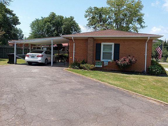 2nd image of 402 Carman Ave