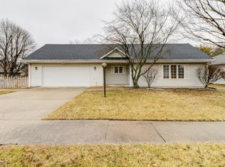 2914 Susan Stone Dr, Urbana, IL 61802