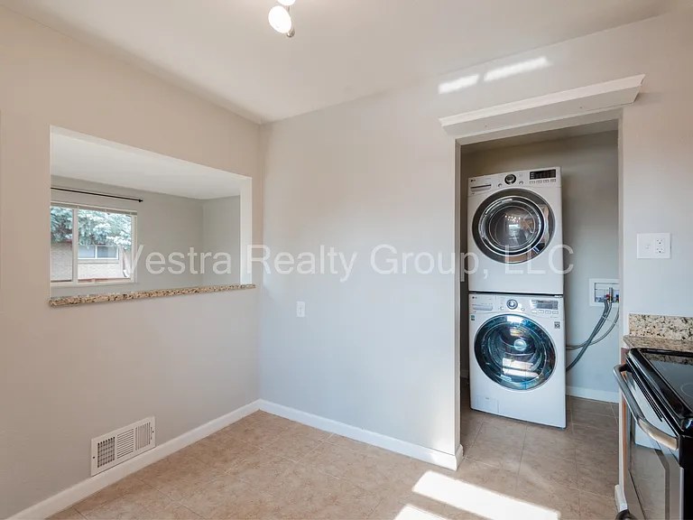 3680 Grape St — Photo 10