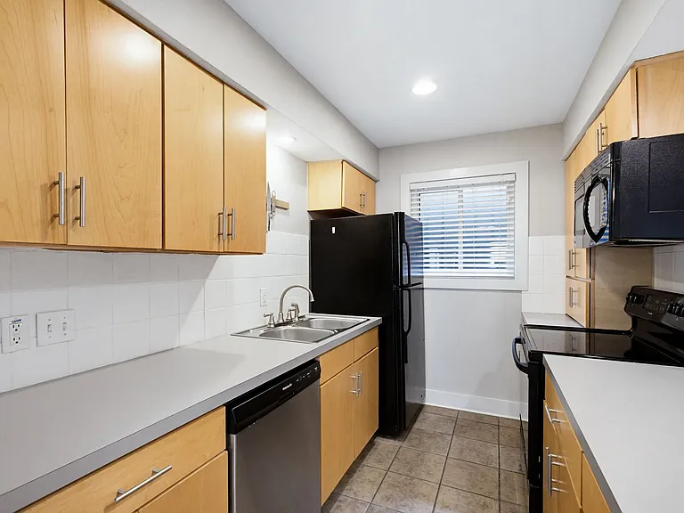 3815 Guadalupe St #208 — Photo 11
