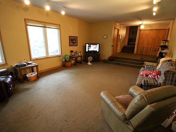 2nd image of 936 N Shore Dr