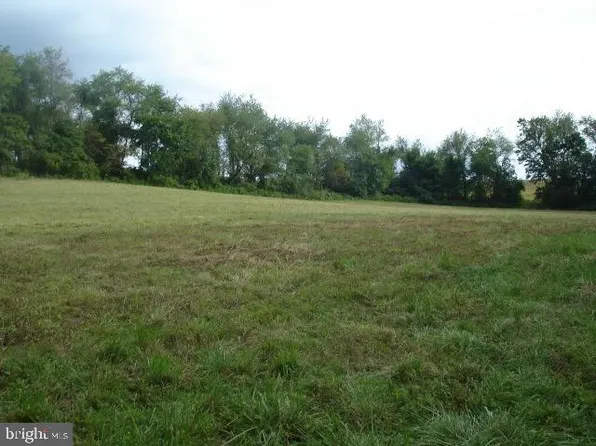 Strawbridge Ln, New Windsor, MD 21776