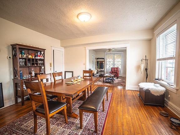 3rd image of 3509 Wyandotte St APT 1N