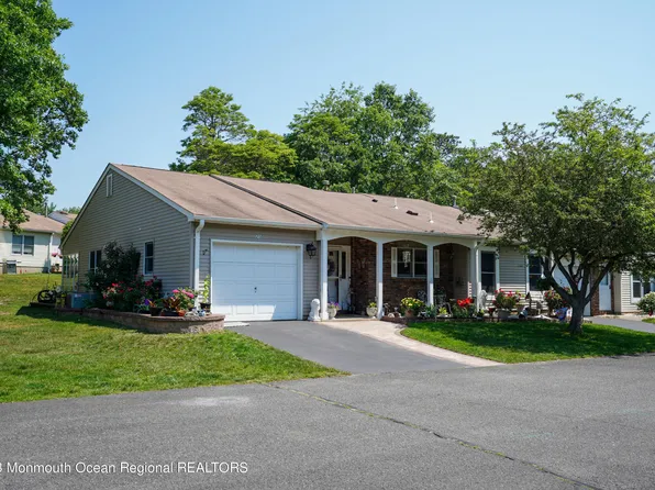 20 Nicole Court, Lakewood, NJ 08701