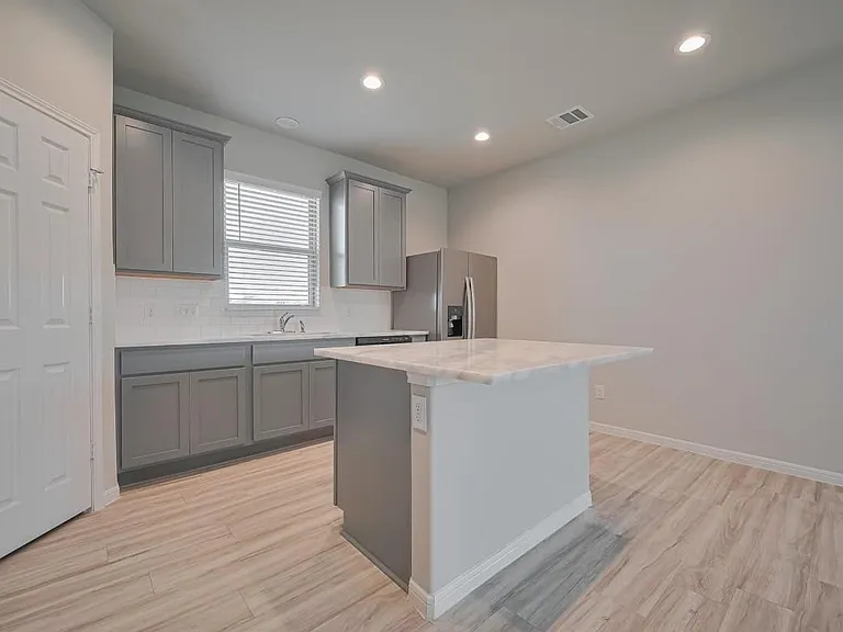 101 Eliana Shores Dr — Photo 8