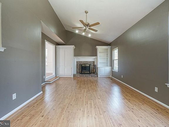 3rd image of 12 Militia Hill Rd