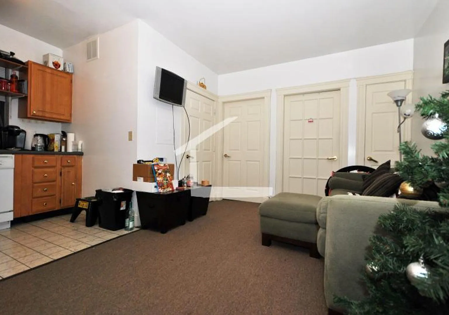 Fabulous Apt Near BU Campus! $500 Rebate Avail! Ht / HW Included! Laundry Available — Photo 3