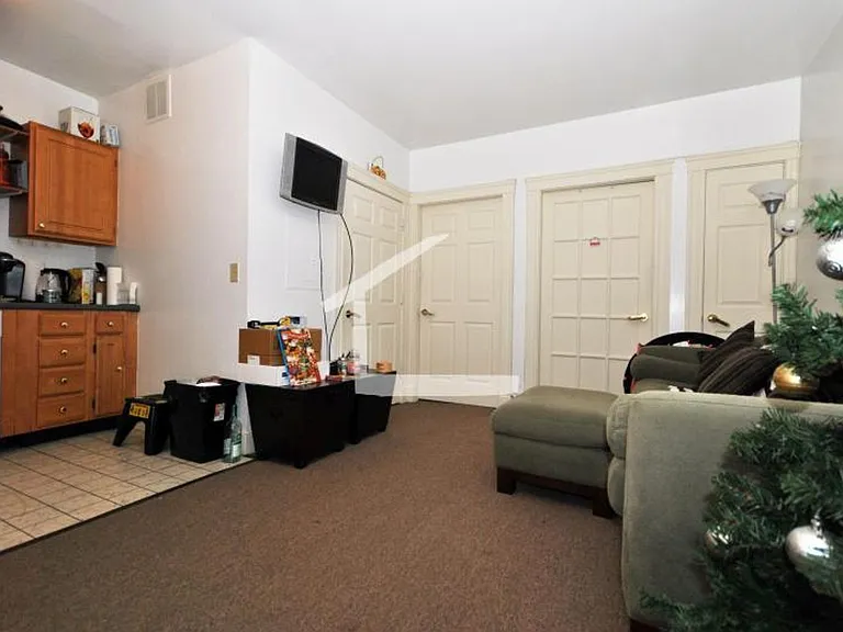 822 Beacon St #3 — Photo 3