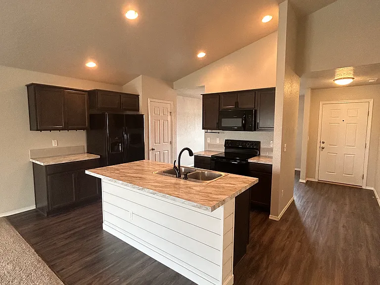 6815 S Birch Creek Ave — Photo 3
