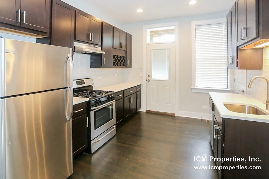 3 bed, 1.5 bath, 1370 sqft, $2,950 — Photo 1