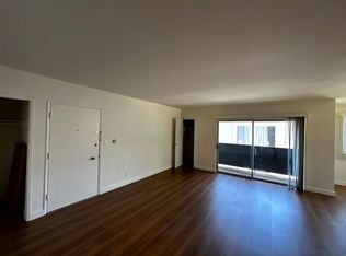 119-121 N Hillcrest Blvd #11, Inglewood, CA 90301