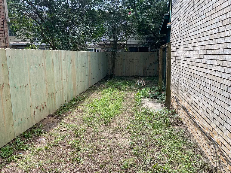 2107 Langley Ave — Photo 17