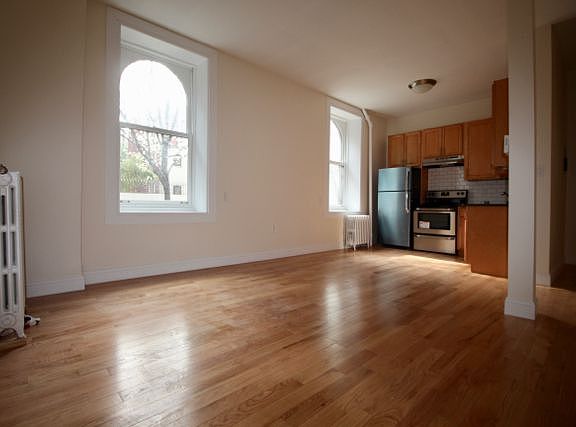 2nd image of 90 Bedford St APT B