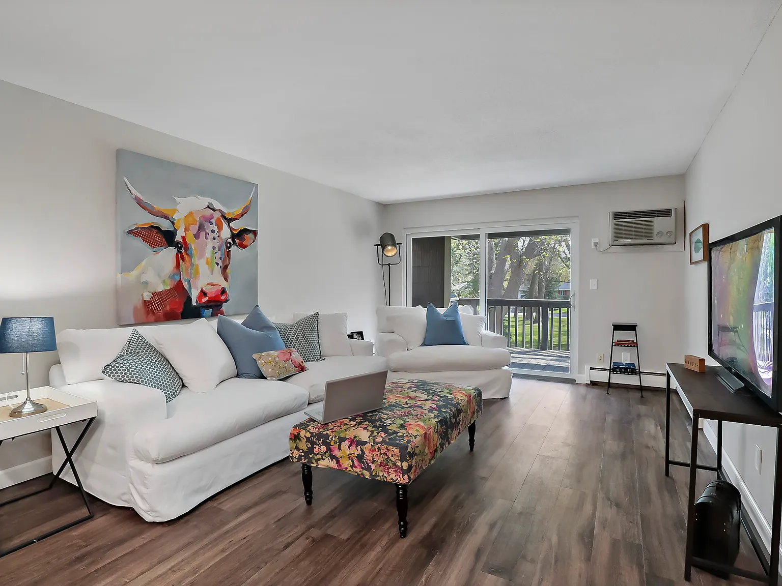 2 bed, 985 sqft, $1,875 — Photo 3