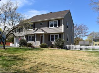 81 Ridgedale Rd, Fairfield, CT 06824