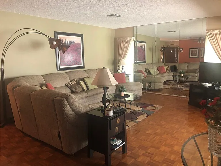 221 Cedarwood Cir #221 — Photo 6