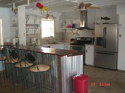 kitchen/bar