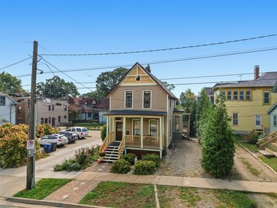 1614 Center St, Des Moines, IA, 50314