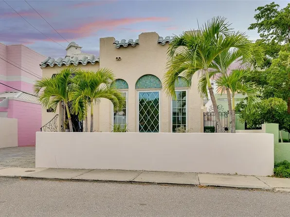 446 Burns Ct, Sarasota, FL 34236