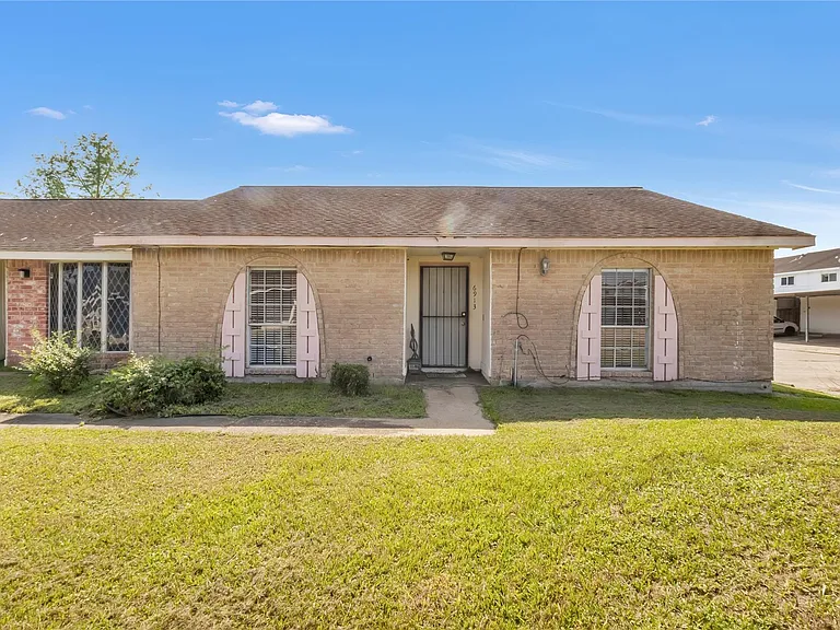 6913 Chasewood Dr — Photo 2