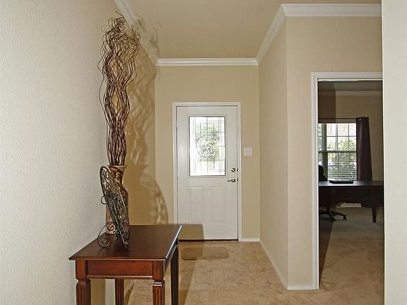 4th image of 5912 Snow Creek Dr