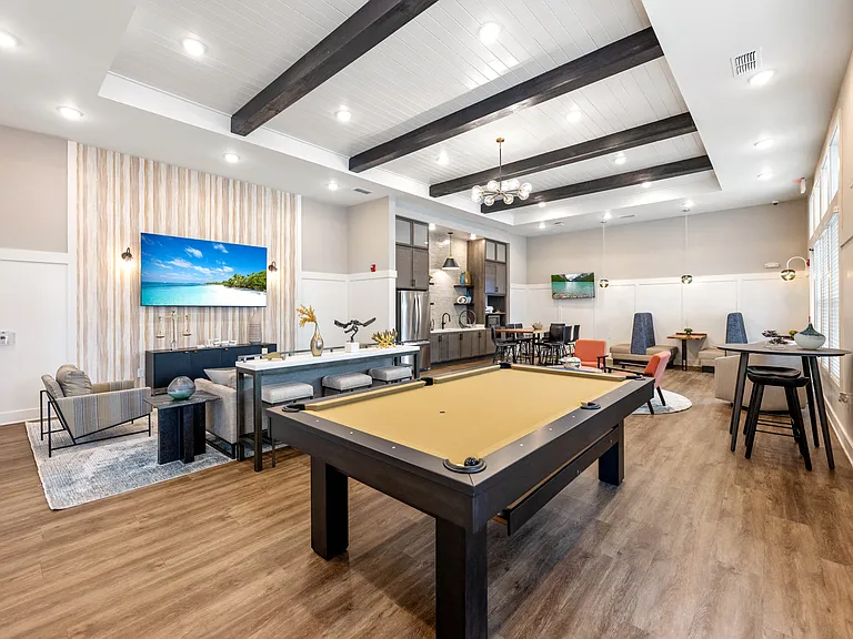 Novo Gateway Apartments and Townhomes — Photo 7