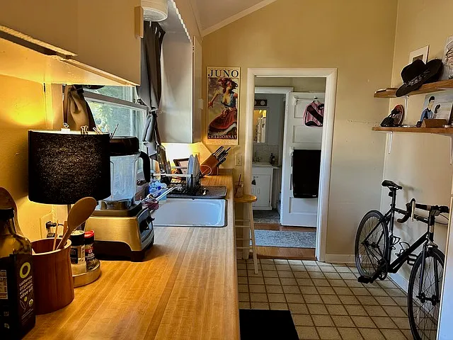 Studio, 450 sqft, $1,625 — Photo 4