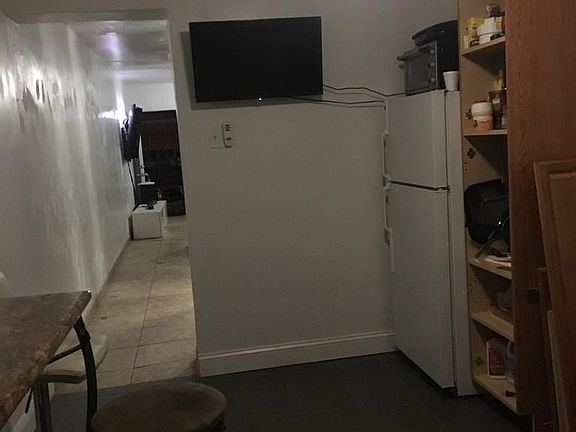5th image of 5930 N Norwood St