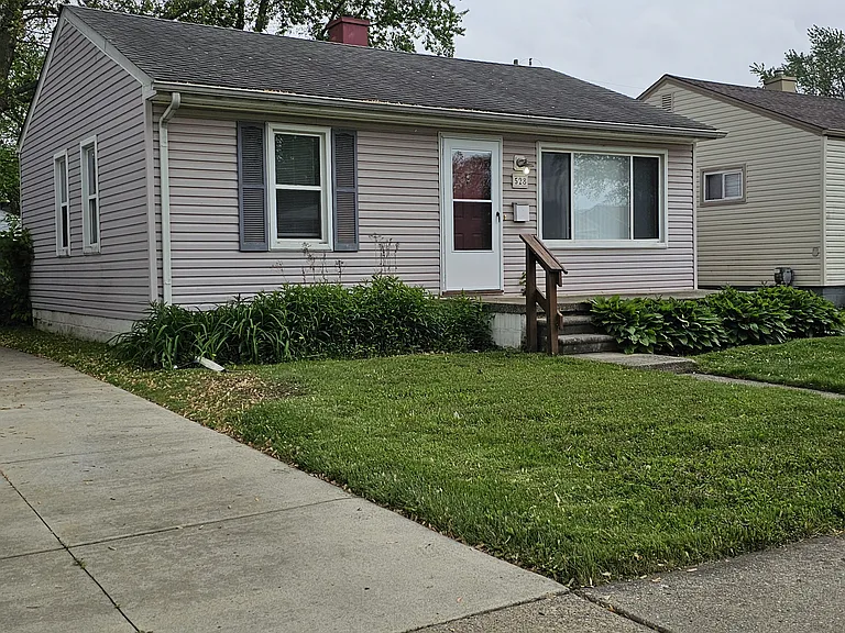 528 E Dallas Ave — Photo 2
