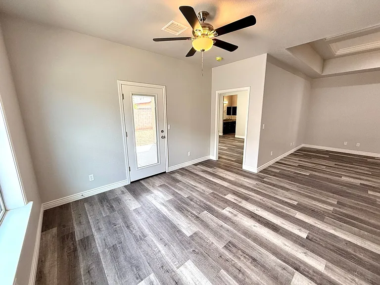 3368 N Apache St — Photo 9