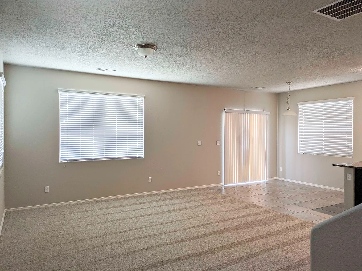 3 bed, 2.5 bath, 1600 sqft, $2,250 — Photo 4