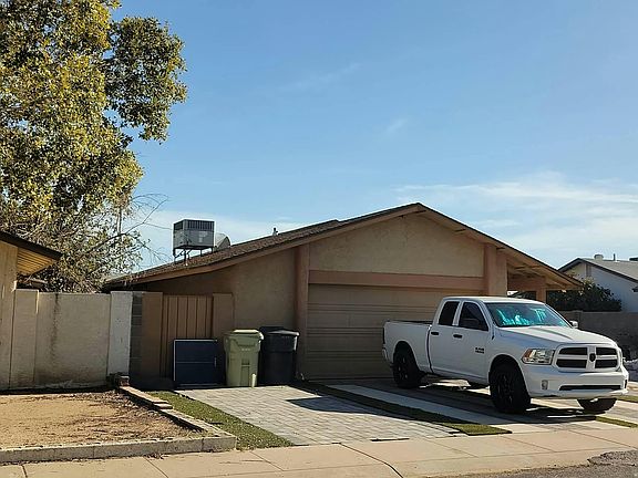 3rd image of 5537 W Golden Ln