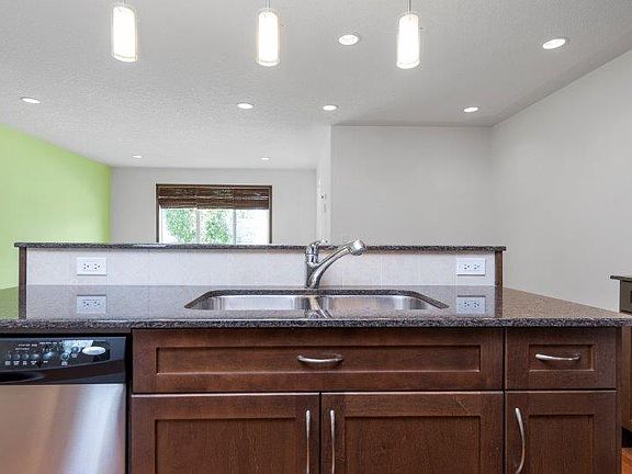 5th image of 19 Kings Heights Dr SE
