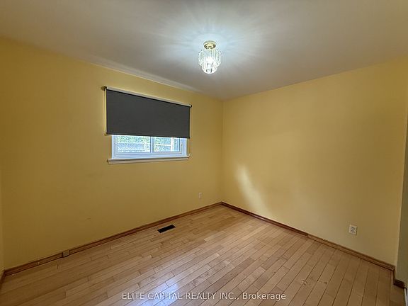 5th image of 332 Burrows Hall Blvd